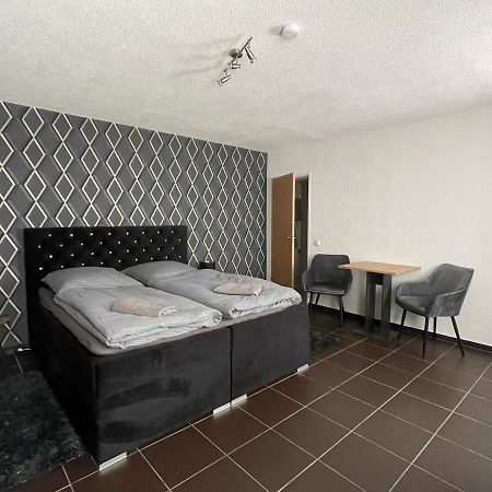 Ferienwohnung - Gaestewohnung In Forst Forst  Ngoại thất bức ảnh